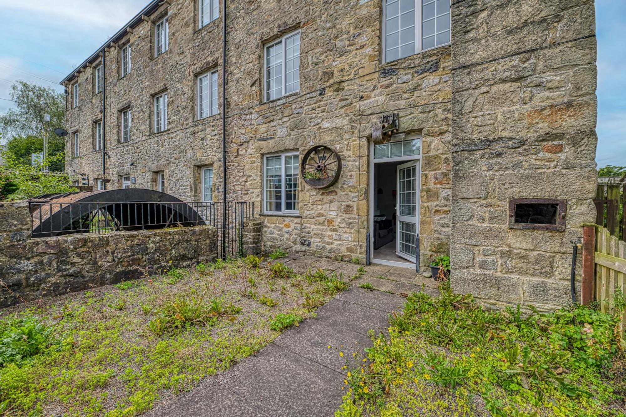 Bridge End Mill Apartments In Settle Exterior photo